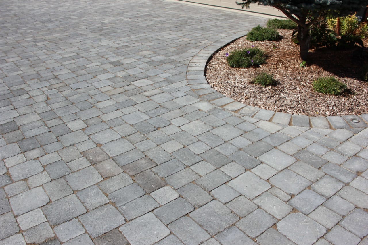 COLONIAL PAVING STONE - St. Amands Landscape Depot